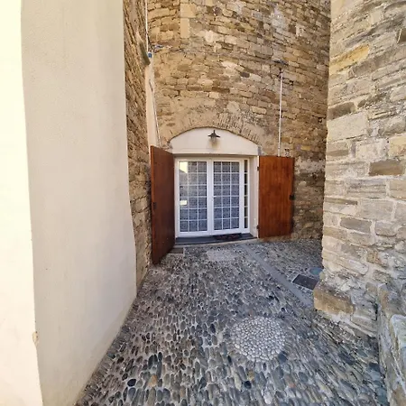 Casa Al Teatro * Diano Castello